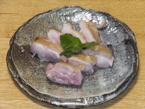 朝びき鶏モモ肉のタタキ